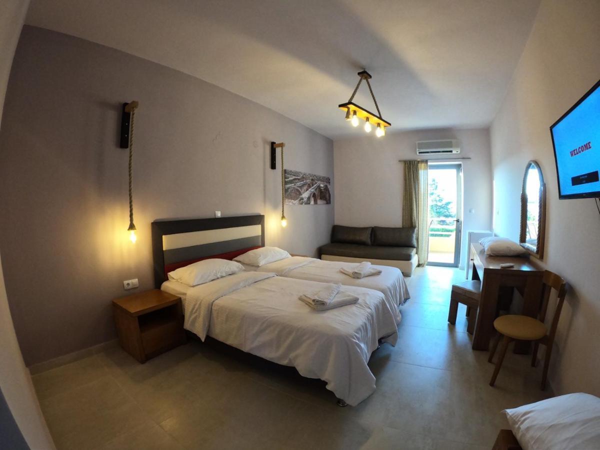 Dioni Hotel Adelianos Kampos Eksteriør bilde
