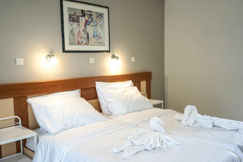 Dioni Hotel Adelianos Kampos Eksteriør bilde