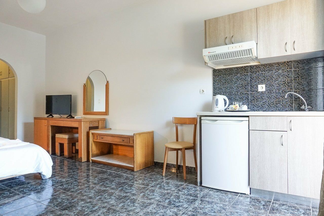 Dioni Hotel Adelianos Kampos Eksteriør bilde